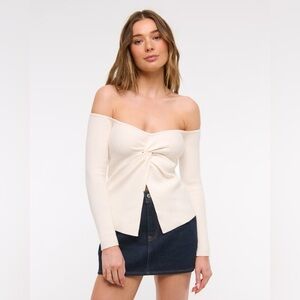 BNWT 🤍 Abercrombie & Fitch Off-The-Shoulder Twist Sweater Top